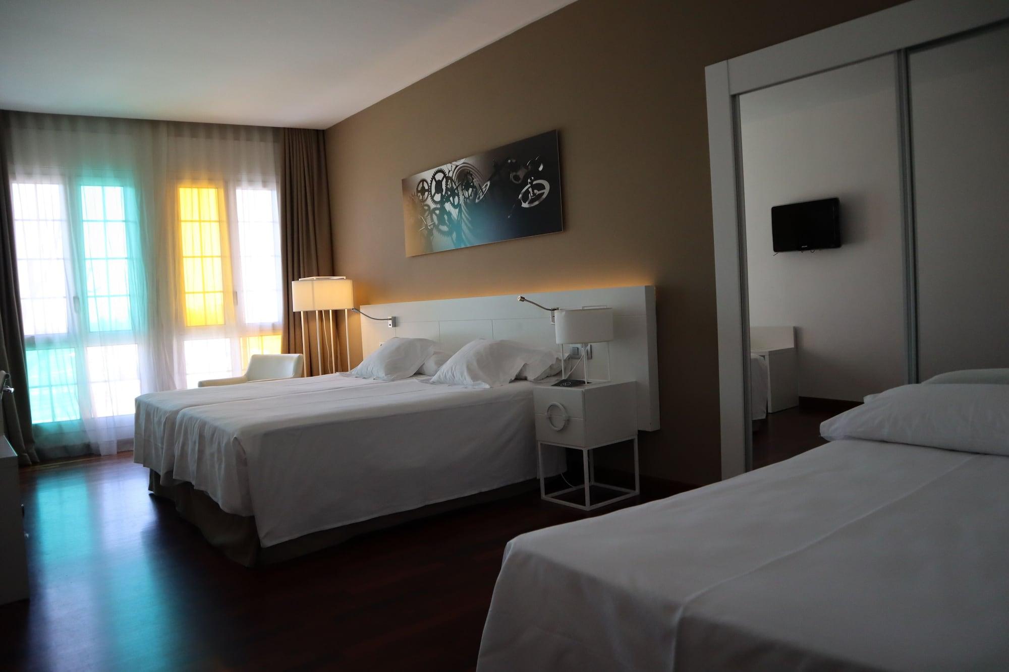 Urh Ciutat De Mataro Hotel Exterior photo