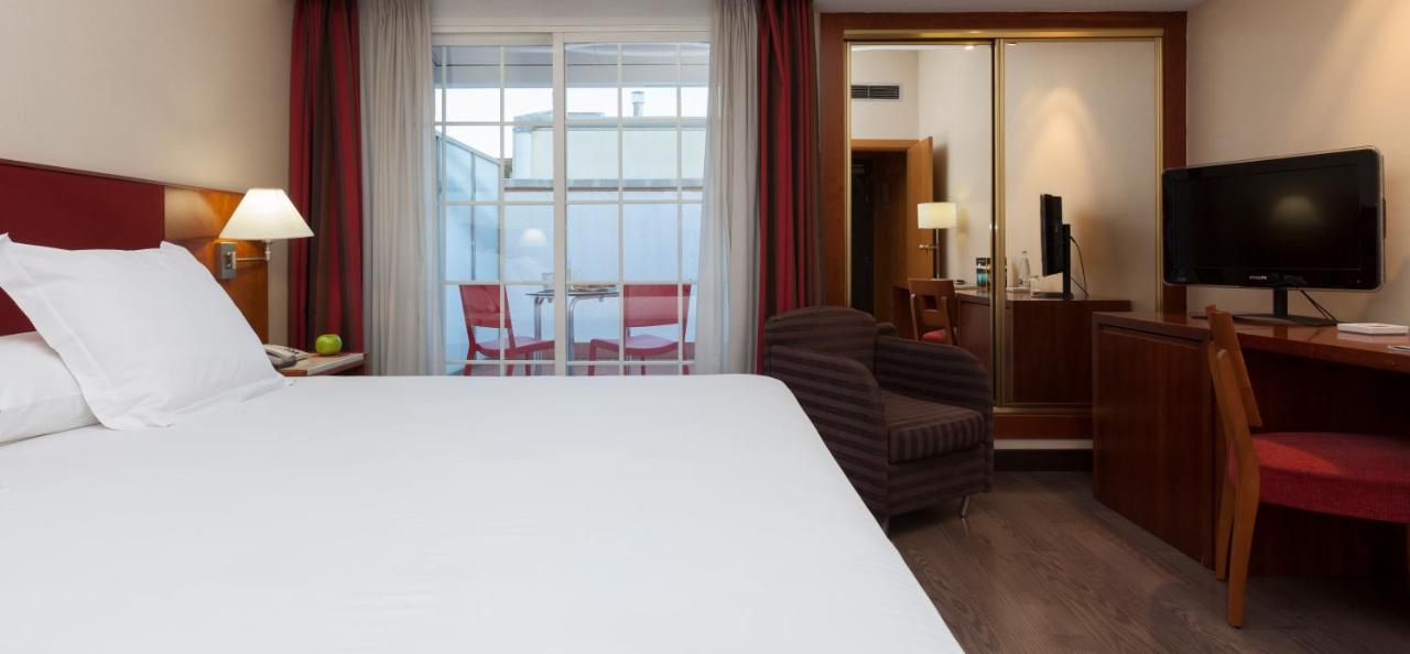 Urh Ciutat De Mataro Hotel Exterior photo