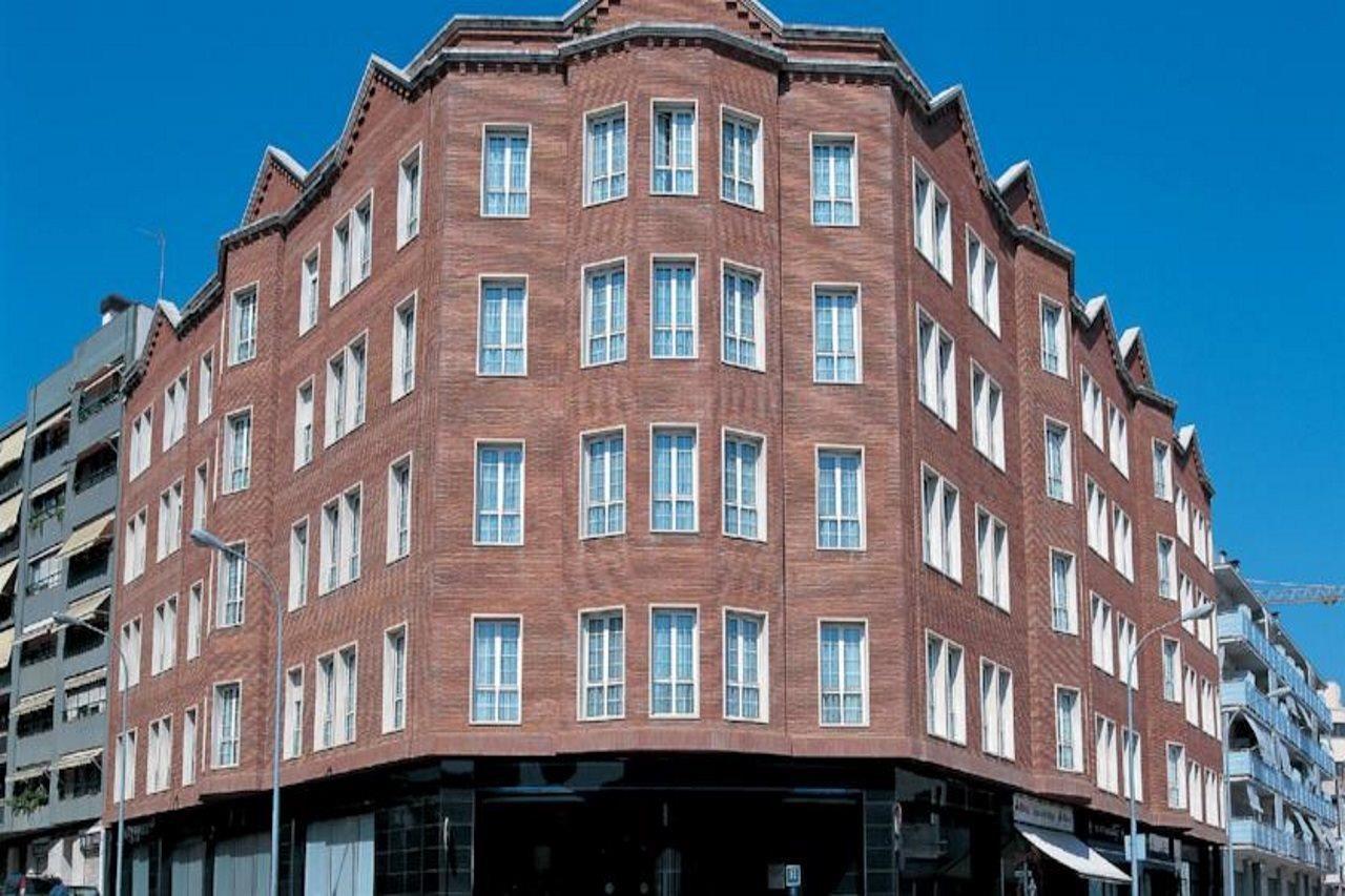 Urh Ciutat De Mataro Hotel Exterior photo