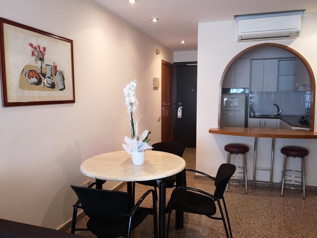 Urh Ciutat De Mataro Hotel Exterior photo